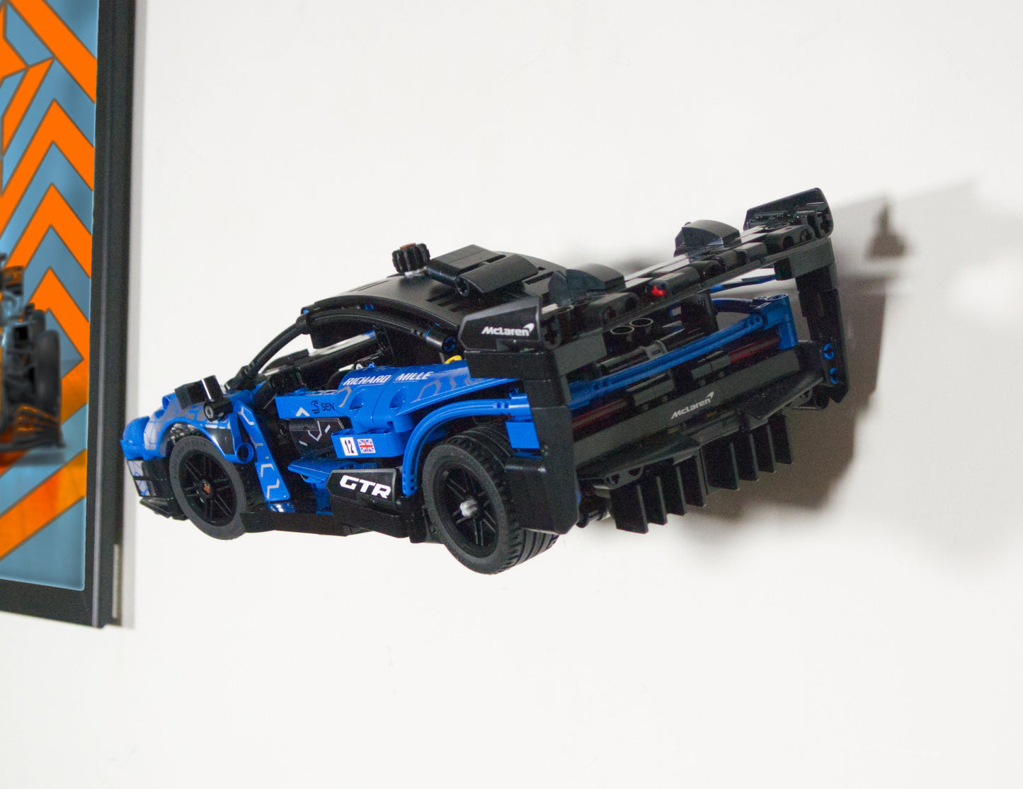 Uchwyt na ścianę na zestaw LEGO GTR SENNA 42123 + Zestaw montażowy