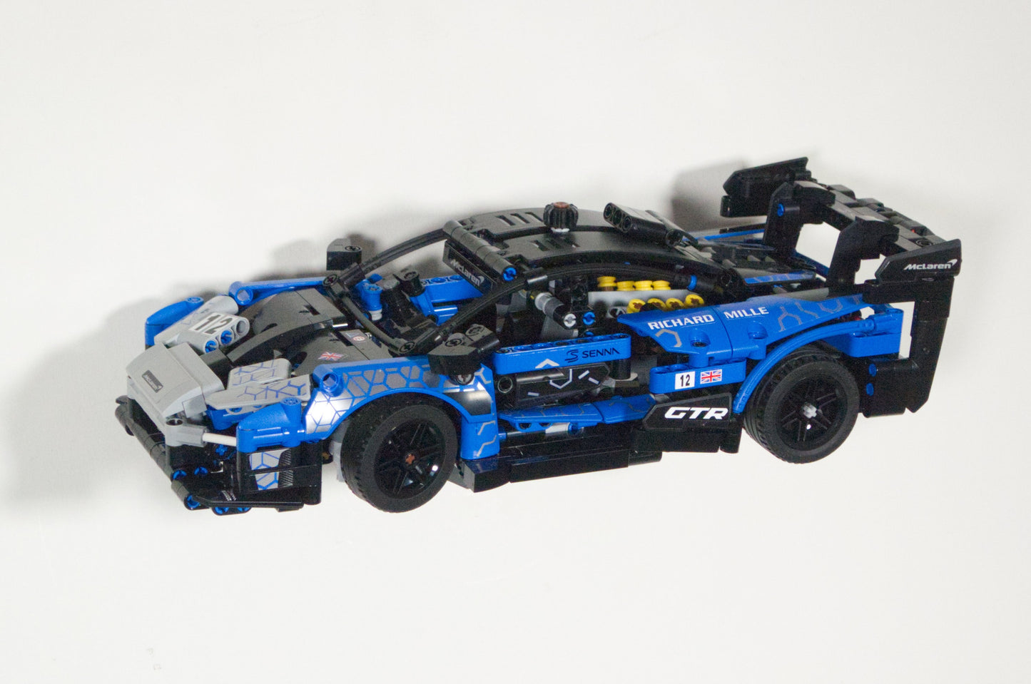 Uchwyt na ścianę na zestaw LEGO GTR SENNA 42123 + Zestaw montażowy