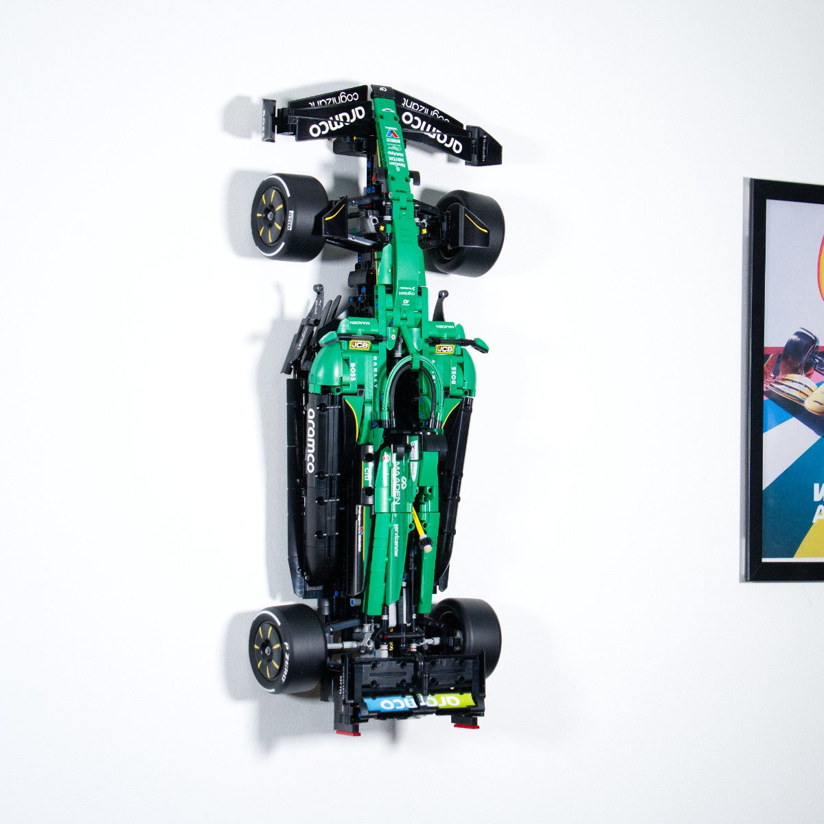 Aston Martin F1 42240 - Uchwyt Na Ścianę Na LEGO Formułę - Poziomy Pionowy